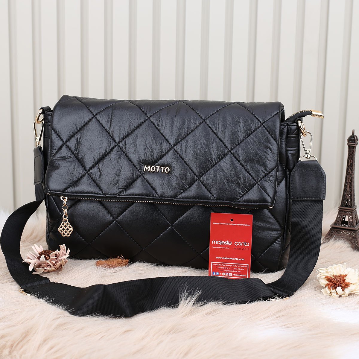 Motto Siyah Postacı Model Çanta