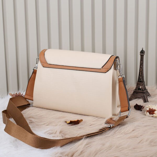 Motto Bej Zımbalı Yandan Asmalı Çanta