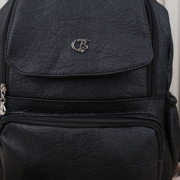 Siyah Yumuşak Deri Sırt Çantası