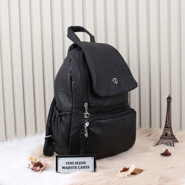 Siyah Yumuşak Deri Sırt Çantası