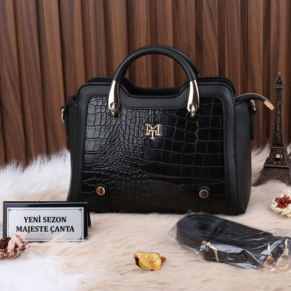 Motto Siyah Elde Tutmalı Kadın Çanta