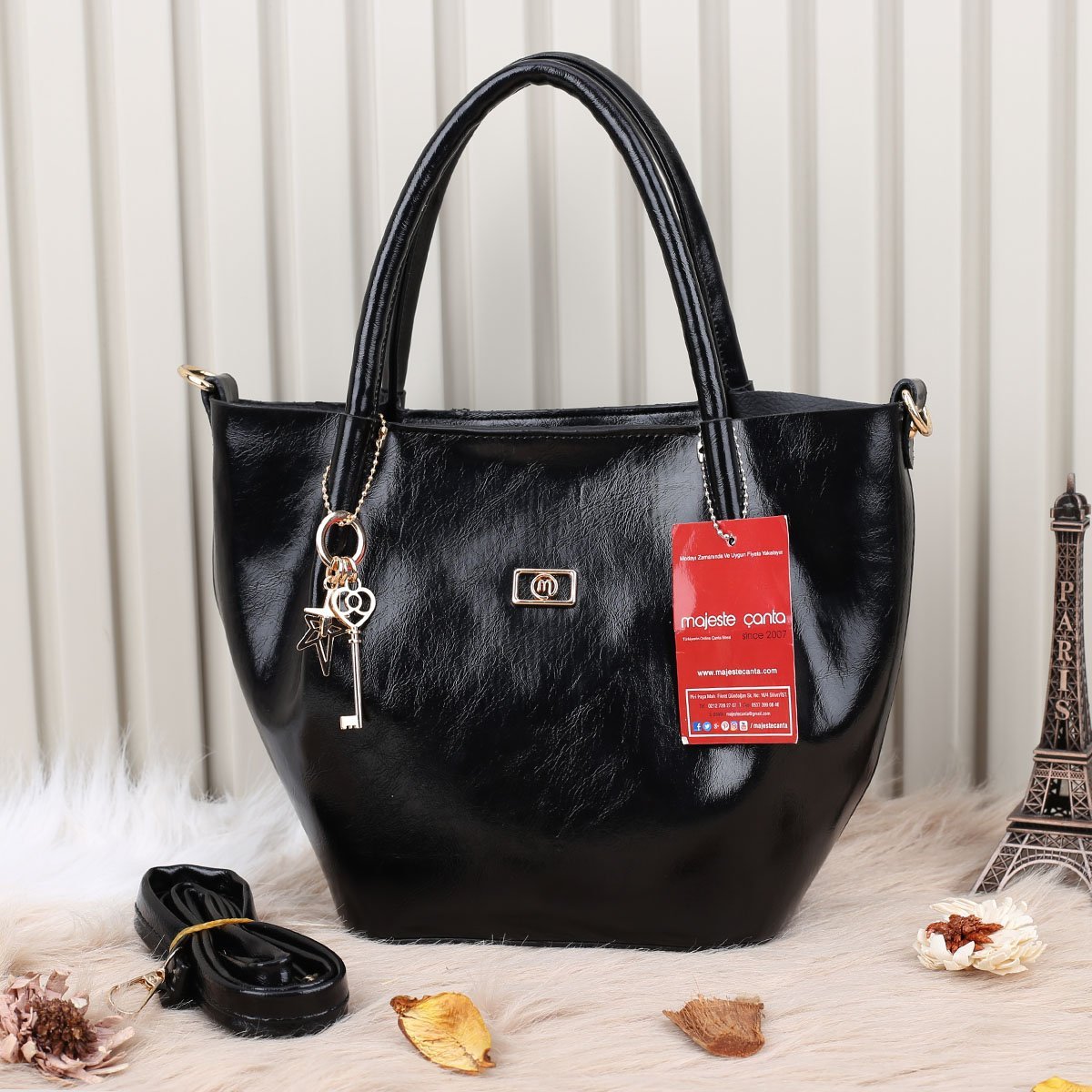 Majeste Yeni Sezon Parlak Deri Siyah Çanta