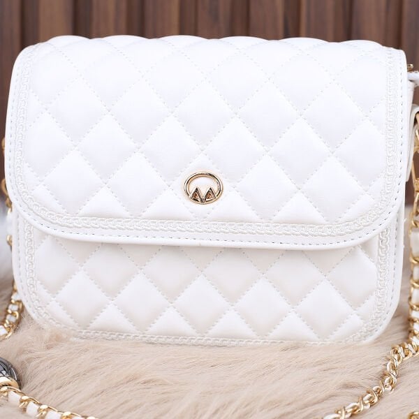 Yeni Sezon Motto Beyaz Zincirli Bayan Çanta