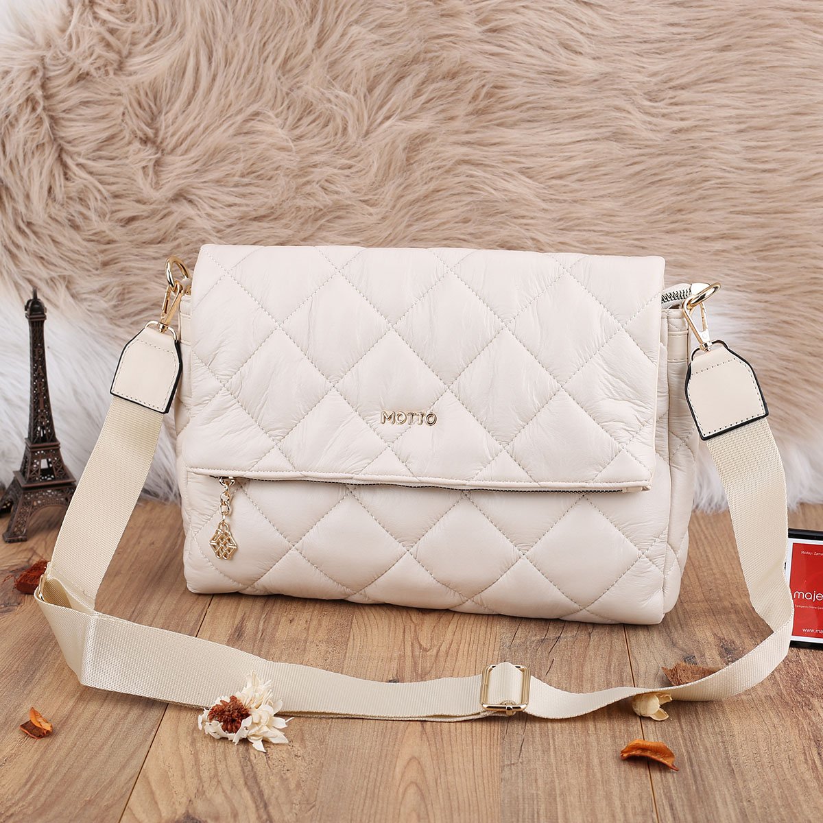 Krem Postacı Model Çanta