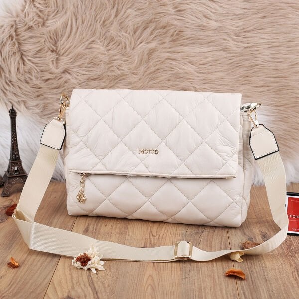 Krem Postacı Model Çanta