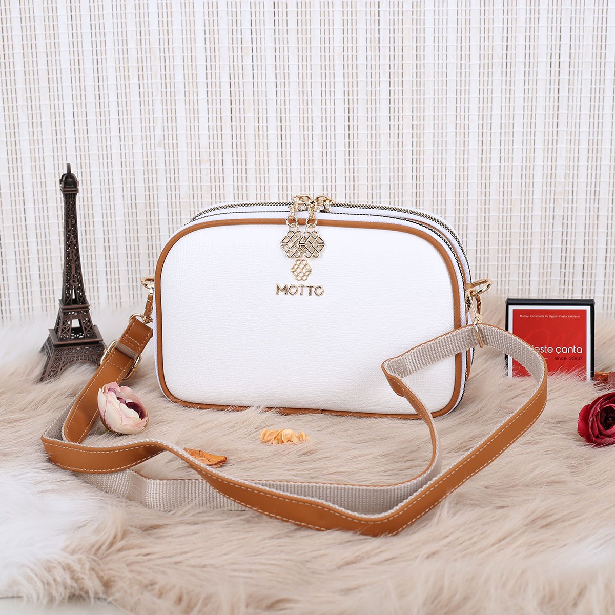 Motto 3 Gözlü Beyaz Yandan asmalı Kadın Çanta