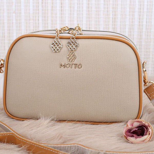 Motto 3 Gözlü Bej Yandan asmalı Kadın Çanta