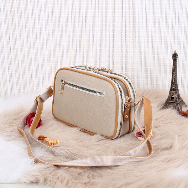 Motto 3 Gözlü Bej Yandan asmalı Kadın Çanta