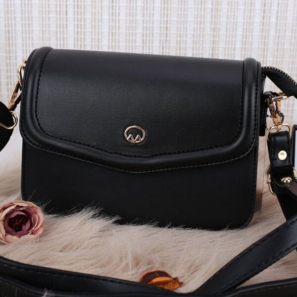 Motto Siyah Yandan asmalı Kadın Çanta