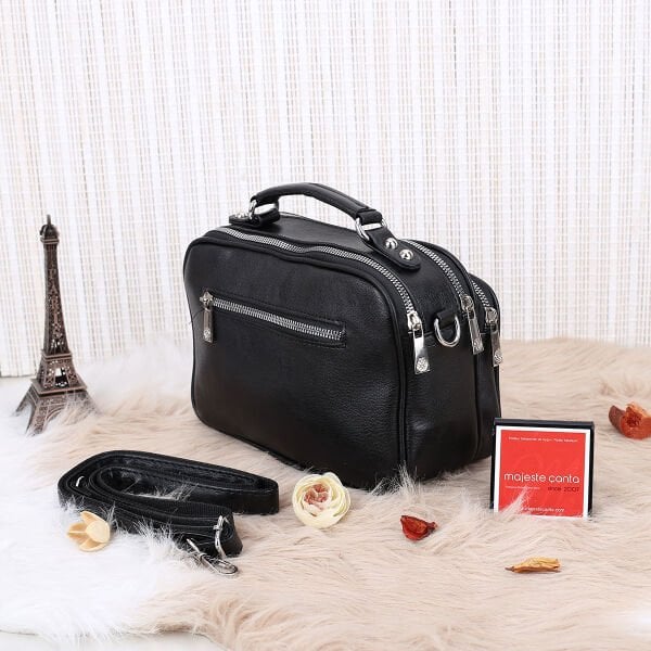 Motto Siyah Üç Gözlü Kadın Çanta