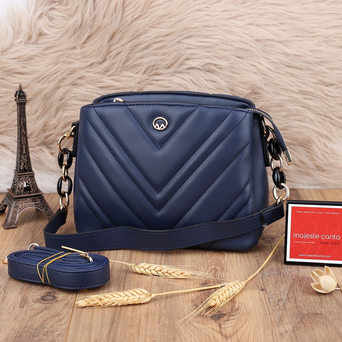 Motto Üç Gözlü Lacivert Çanta