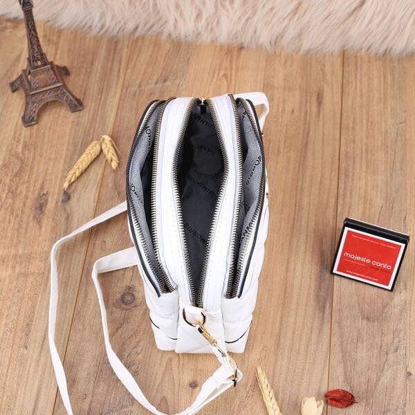 Sanmorris Üç Gözlü Beyaz Yandan Asmalı Çanta