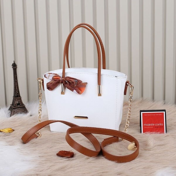 Yeni Sezon Beyaz Yandan Asmalı Çanta