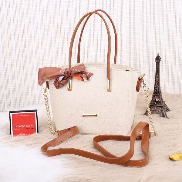 Yeni Sezon Beyaz Yandan Asmalı Krem Çanta