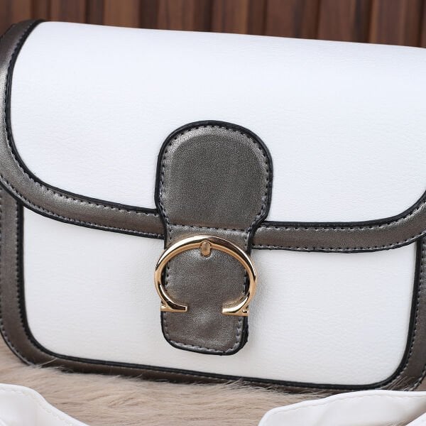 Motto Beyaz Gri Yandan Asmalı Çanta