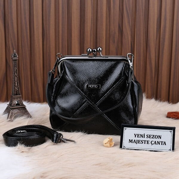 Motto Siyah Rugan Burslu Kadın Çanta
