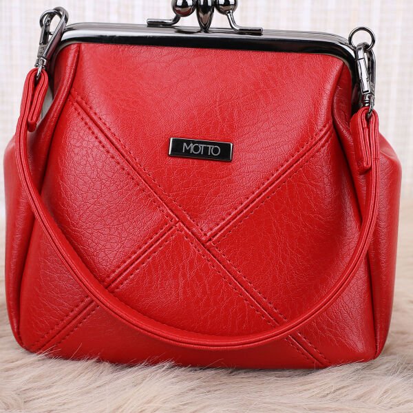 Kırmızı Çift Gözlü Burslu Motto Çanta