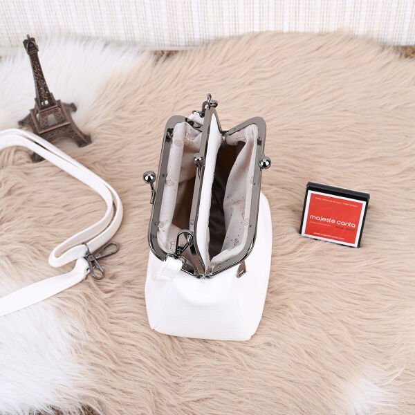 Beyaz Çift Gözlü Burslu Motto Çanta