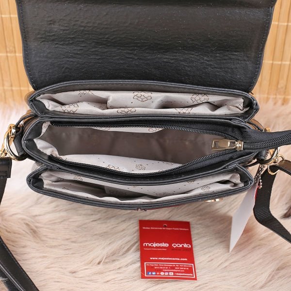 Motto Üç Gözlü Siyah Parlak Yandan Asmalı Çanta