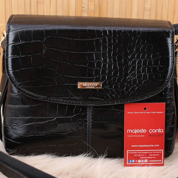 Motto Üç Gözlü Siyah Parlak Yandan Asmalı Çanta