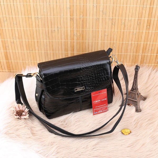 Motto Üç Gözlü Siyah Parlak Yandan Asmalı Çanta