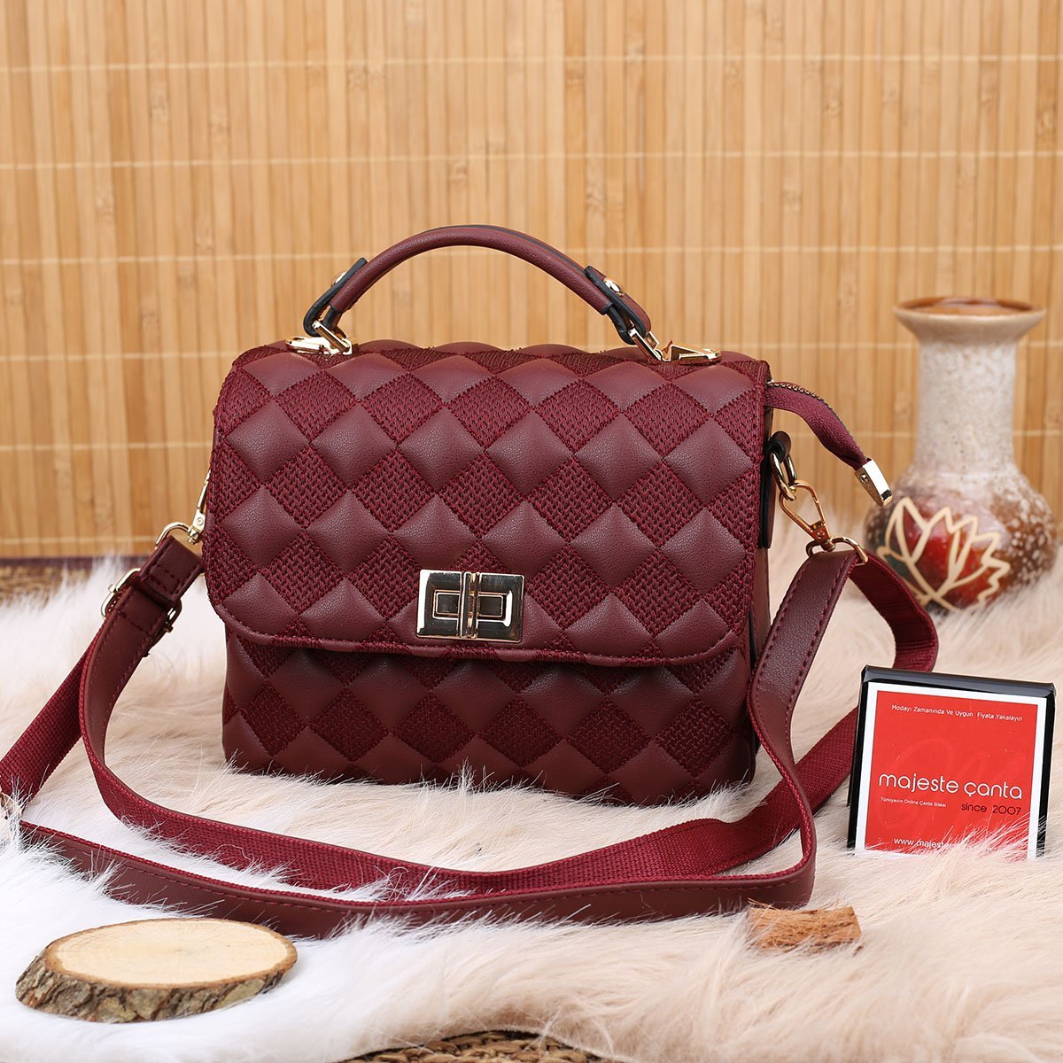 Motto Üç Bölmeli Bordo Kapitoneli Çanta