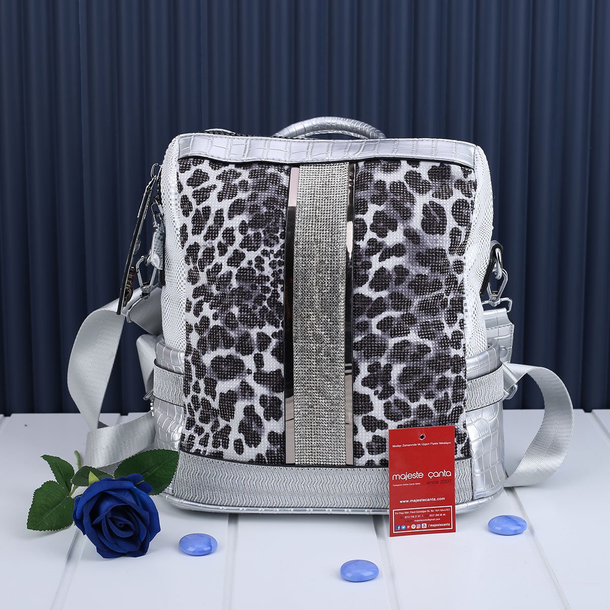 Gümüş Leopar Desenli Taşlı Sırt Çantası